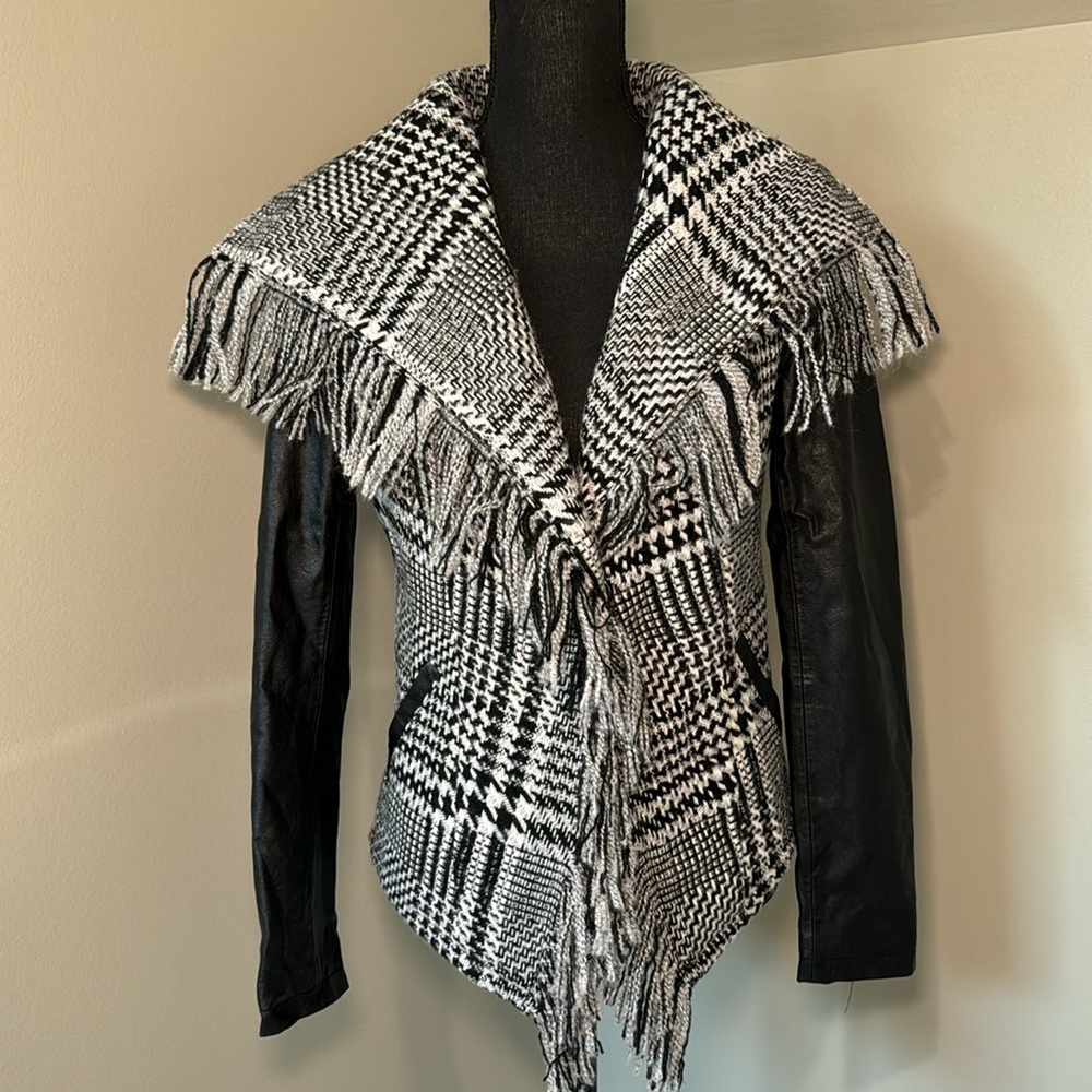 Guess Wool Blend Plaid Jacket Faux Leather Arms Fringe Trim Size Small‎